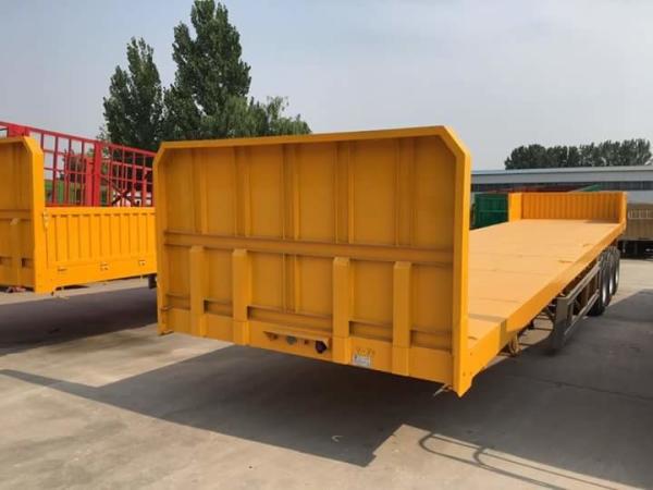 Reboque padrão de 28 toneladas de trem de aterragem 3 eixos 20ft 40ft de cama plana de caminhão de reboque para carga de 60t