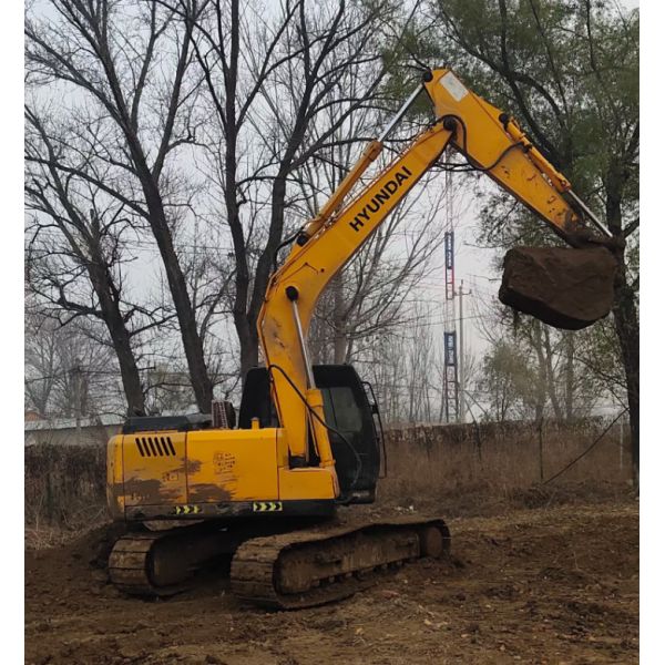Original Brand Hyundai 150 Used Crawler Excavator 15 Ton Secondhand Middle Digger in Stock
