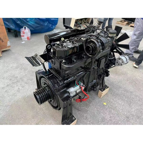 630 Kangte Ricardo R6105AZLD Water Cooled Engine with 56kw/1500rpm Rated Power