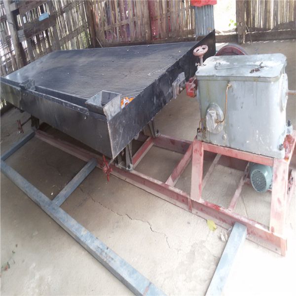 JXS 6-S Fiberglass Shaking Table with 1-1.8tph Capacity and 93% Recovery Rate for Gold Mining Gravity Separation
