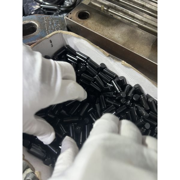 Black Metal Cylinder Piece – Durable, Precision-Machined, Corrosion-Resistant, Versatile Industrial Connector