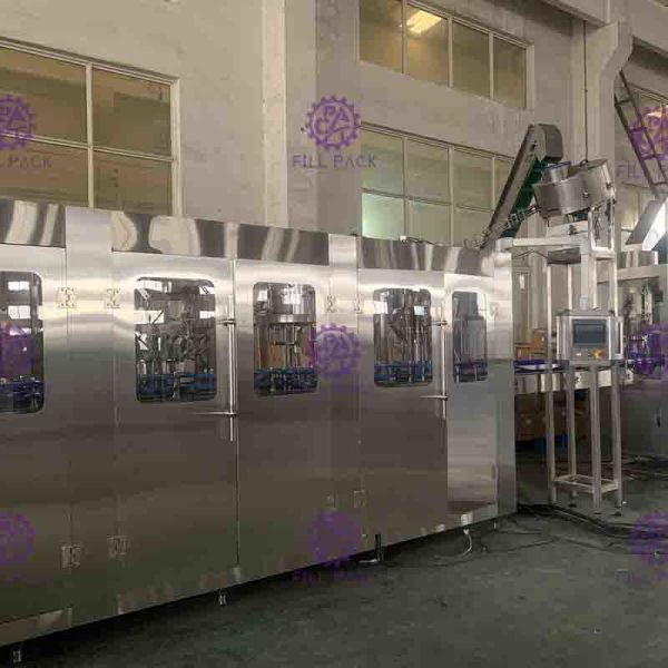 Non Gass Liquid Bottle Filling Equipment 7.5kw 3200 * 2580 * 2000