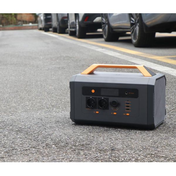 Home Solar Generator 700W 576Wh LiFePO4 Backup Power Solution for EU OEM Clients