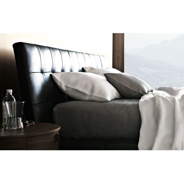 Poliform Onda Modern Upholstered Bed Metal Sofa Hotel Type Stainless Steel