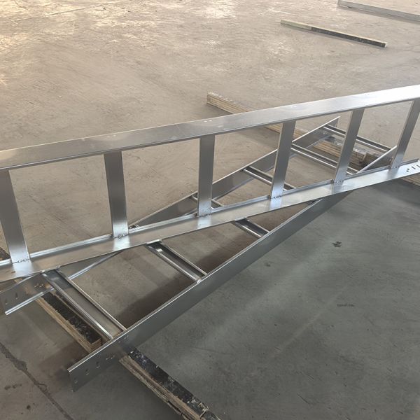 Galvanized Steel Ventilated Trough Cable Tray Corrosion Resistant Ladder Rack Cable Tray