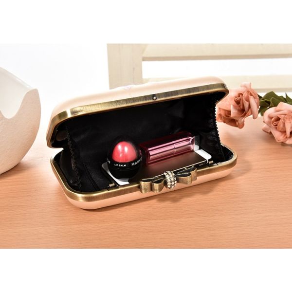 Korean version of the 2016 new women's vintage evening bags hand embroidery silk clutch bag mini-packet