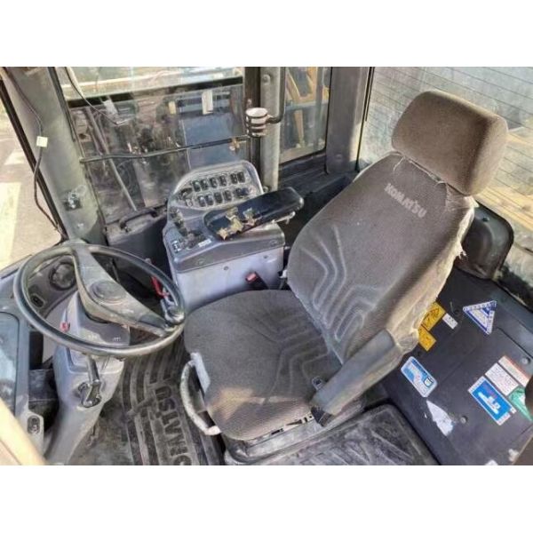 Высококачественный подержанный грузовик Komatsu WA500 из Шанхая, Китай.