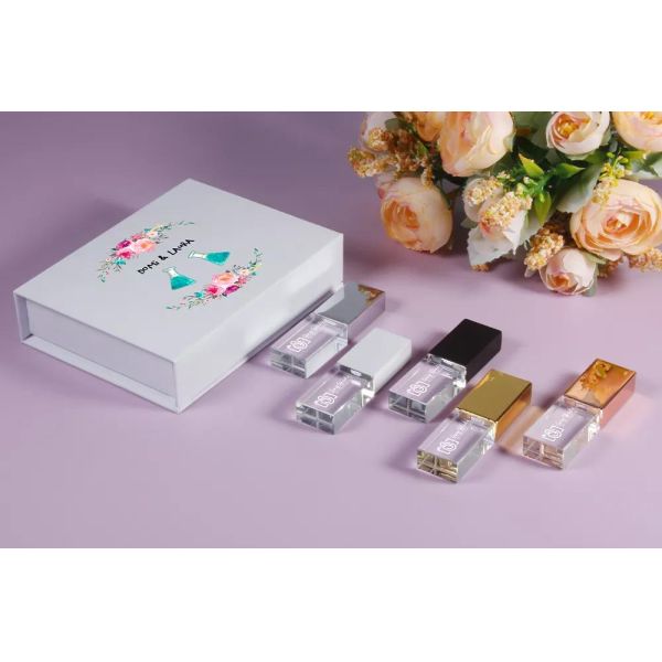 Настроенный 4GB 8GB 16GB Кристальный USB-накопитель с гравюрой логотипа