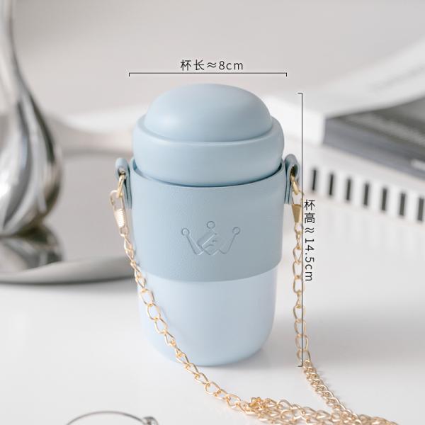 Bouteilles d'eau en céramique avec chaînes dorées et logos de couronne – Design compact et coloré pour une hydratation nomade et un style pratique