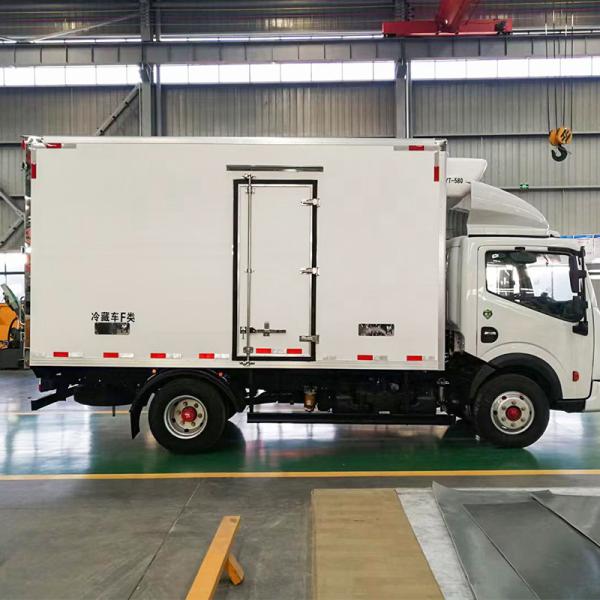 Euro 3 Standard Dongfeng 5-ton Refrigerated Truck for Meat Vegetable and Fish Transport in Cold Chain