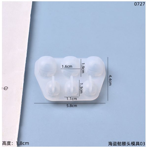DIY Crystal Dropping Gel Mold Pirate Civilian Gentleman Skull Head Bracelet Jewelry Silicone Mold