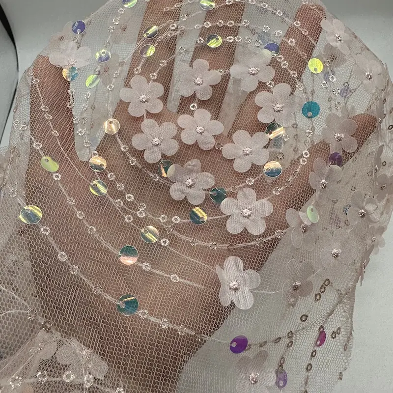Nueva moda 100% poliéster 70gm malla encaje ropa de cama bordado tela para mujeres ropa de escenario