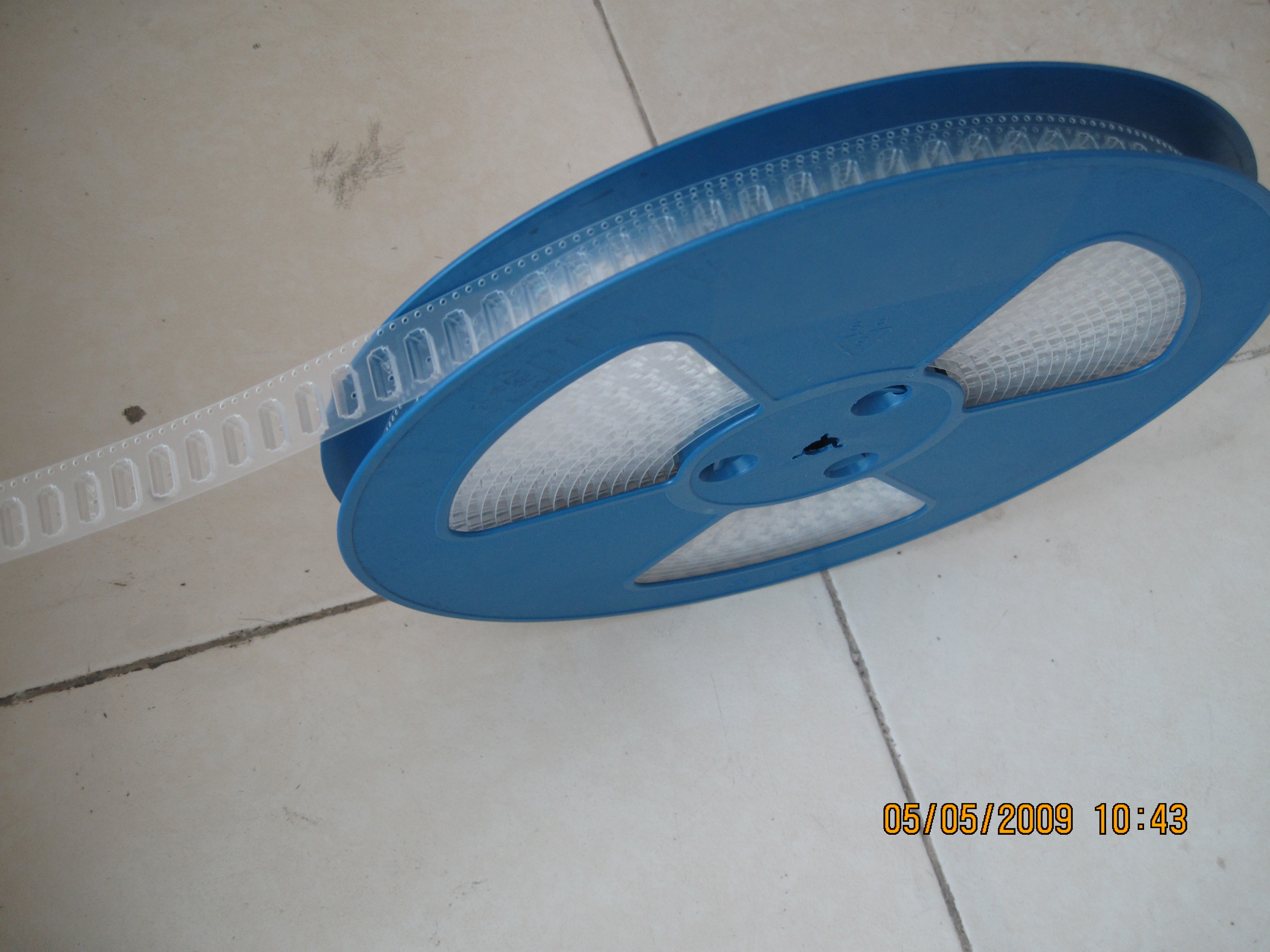 Blue 13-Inch Plastic Reel for SMD Component Storage and Carrier Tape Transport