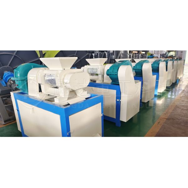 High Safety Level Double Roller Extrusion Granulator For Bentonite Clay Cat Litter 1t/h