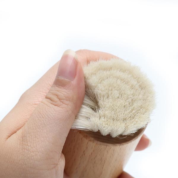 Wooden Handle Facial Cleaning Brush Makeup Remover Brush With Super Soft Goat Bristle