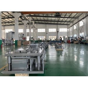 En relief de plaque ovale en papier d'aluminium contenant moule argent Moyen-Orient populaire