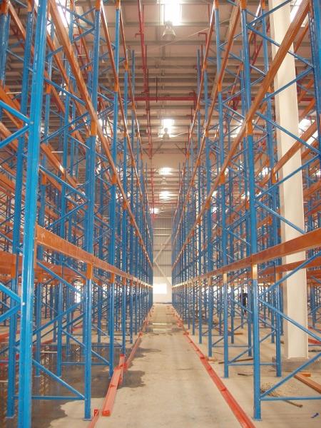 Lamine os sistemas estreitos de aço do racking do corredor para o fluxo da caixa, 1500kg