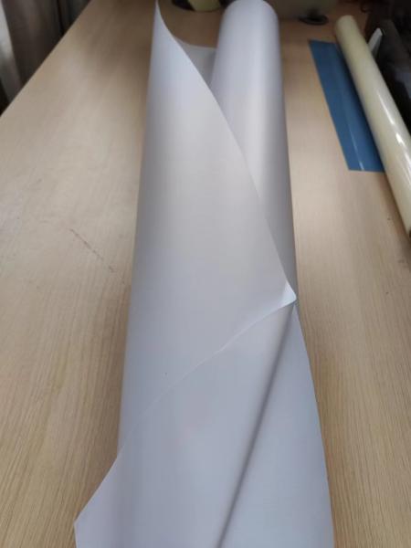 Da colagem cinzenta livre solvente da bolha de Eco do rolo da etiqueta do corpo do ônibus etiqueta autoadesiva branca 100MIC do vinil