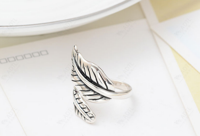 Exaggerated retro fashion boutique for men and women leaves the ring Thai silver jewelry