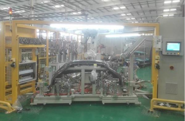 Black Color Automotive Bumpers , Ultrasonic Car Manufacturing Equipment