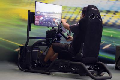 Simulador das corridas de carros do PC do servo motor de Cammus