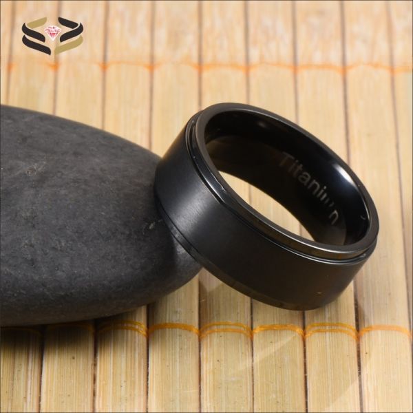 Bagues de mariage en titane noir pour hommes, 8 mm, finition brossée avec bords étagés