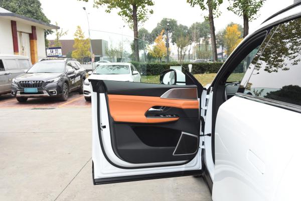 230kw Xpeng G9 EV Used New Energy Electric Car Max Speed 200km/H ev chinese brand