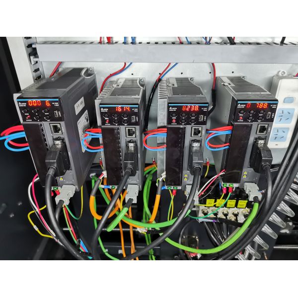 Ejon ET80 - идеальный выбор для больших металлических вывесок в рекламной индустрии