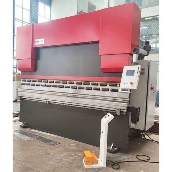 Cybelec 8 Metal Hydraulic CNC Press Brake 4 + 1 + 2 Axis With Electric Backgauge