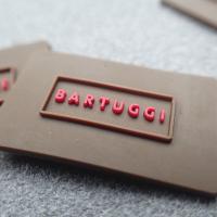 Étiquettes en caoutchouc faites sur commande du logo 3D lavable pour le vêtement