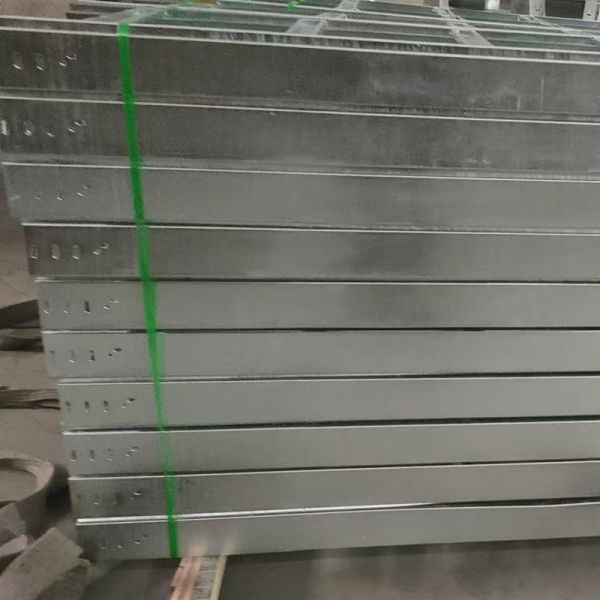 Trapezoidal Aluminum Ladder Cable Tray Lightweight Fire Resistant