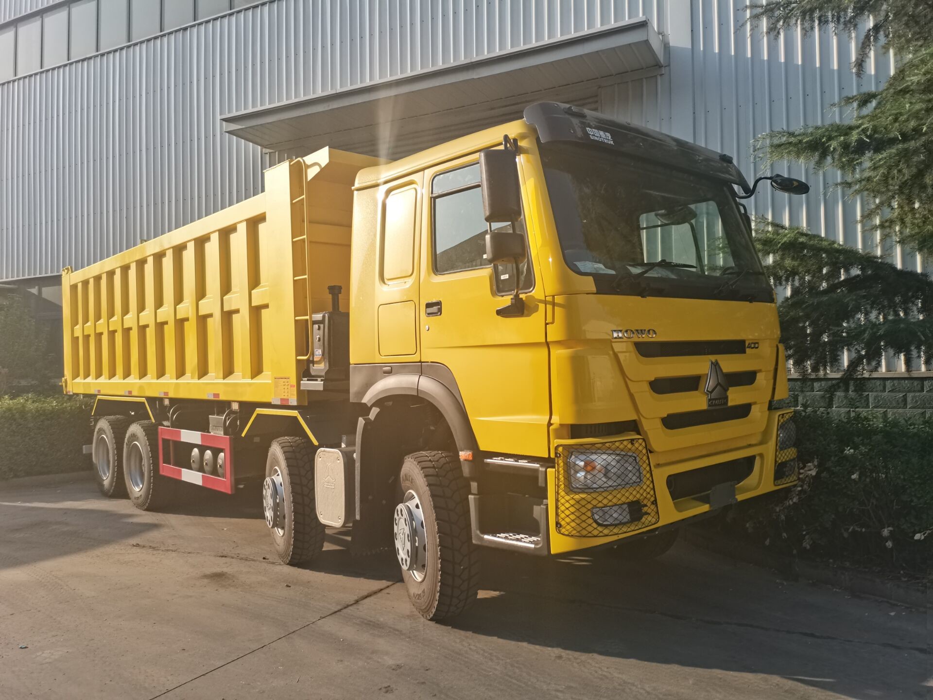 Желтый цвет × 4 минируя RHD колес 400Hp 8 самосвала 12 Tipper Sinotruk Howo
