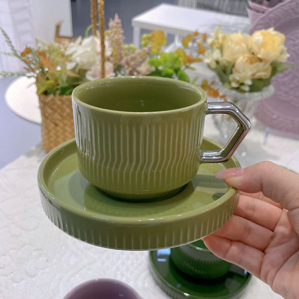 Керамическая серебряная чашка и тарелка для современного скандинавского кофе