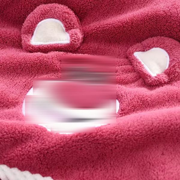 Un ensemble de serviettes en velours de corail Adorable dessin animé Parfait pour le bain des enfants