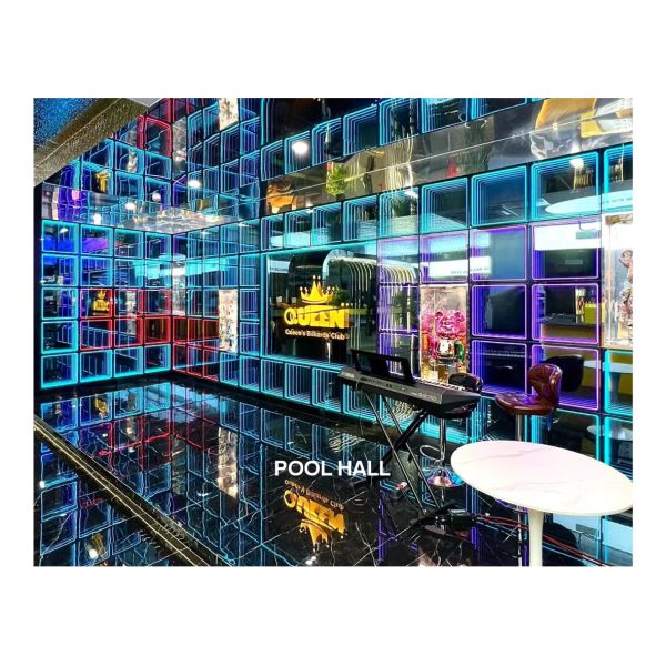 Неоновые зеркала, отражающие художественность Внутренние наружные модные тенденции для современных пространств