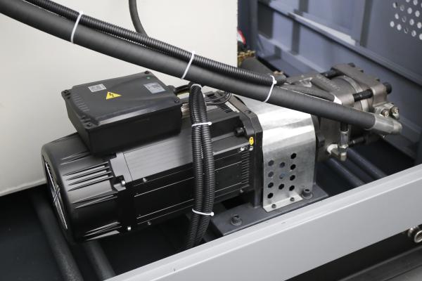 Double Station HDPE Bottle Making Machine Jerry Can Extrusion Blow Molding Machine