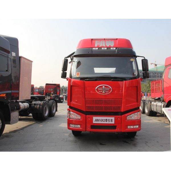 J6M Tractor Trailer Truck Heavy Truck 330HP Tractor Unit 6x2