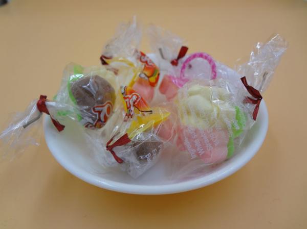 5.5g Lovely Bear shape ring candy deep in milk chocolate strawberry flavor Jar