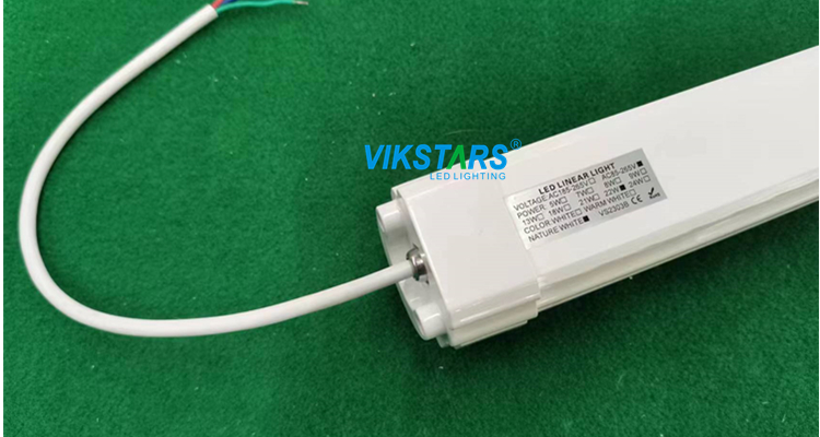 Светильник СИД доказательства IP65 36w 72w Tri с цветом снабжения жилищем серого цвета