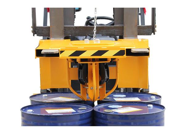 A empilhadeira YL4-1 montou quatro tambores aperta a grua com capacidade de carga de ajuste automática 500KgX4 do quadro do núcleo