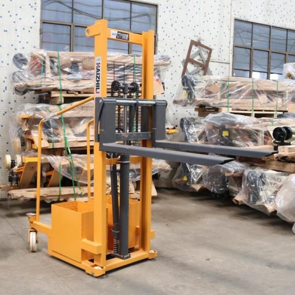 Compact Size Manual Hydraulic Forklift , 2000kg Hand Operated Pallet Stacker