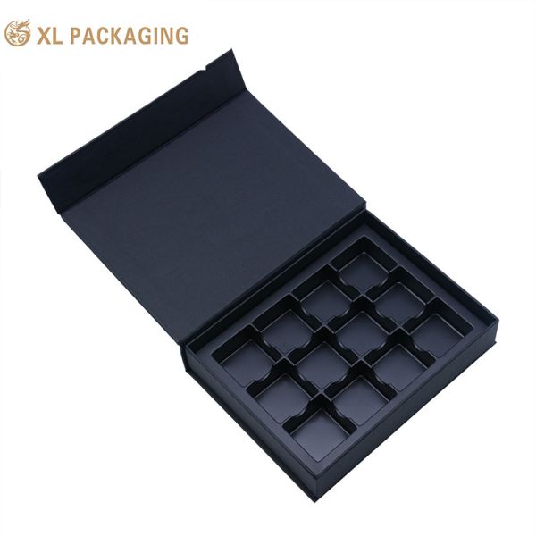 Magnetic Closure Chocolate Paper Box 12 Holes Black Box Custom Logo Packaging