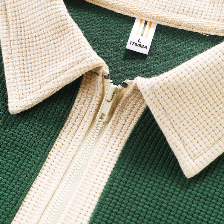 Cute Embroidered Sweatshirts 380g Customized Polyester Anti Wrinkle