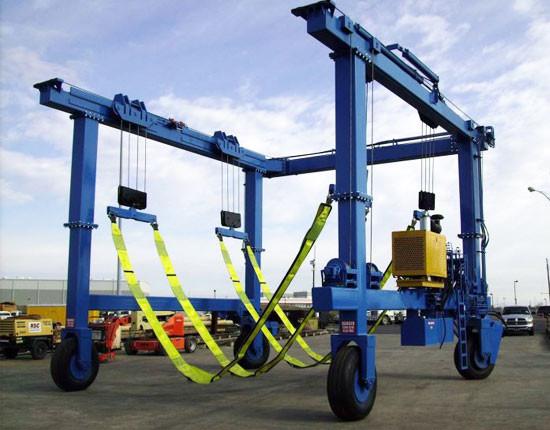 Barco cansado de borracha de Crane Color Customized For Lifting 10~1000t do pórtico da grua do barco