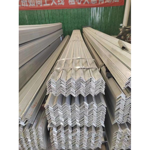 40x40x4mm 60 Degree Galvanized Angle Steel for Structure L Shape Angle Bar Perfect