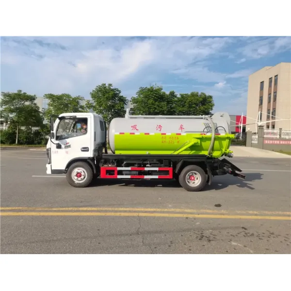 Factory Direct Sales of 5000L Septic Tank Truck Manure Truck Powerful Suction Truck Sewage Extraction Truck