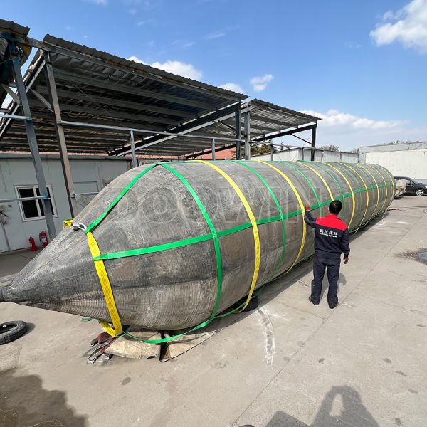Cylindrical Marine Salvage Airbags Multi layer For Ship Launching