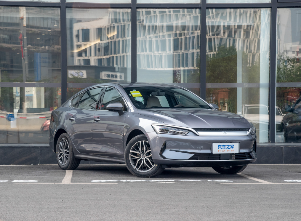 2023 BYD Qin Plus EV 610KM Отличный электрический подержанный автомобиль Левый привод 4-дверный 5-местный седан