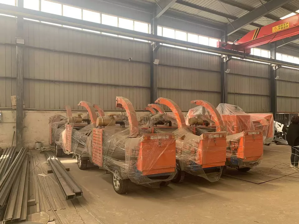 15-25t/H Wood Log Chipping Shredder sawdust making machine Crusher Horizontal Tree Branch Log Drum Wood Chipper Machine