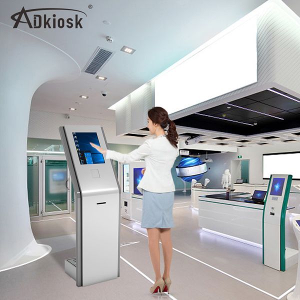 Multi экран касания киоска 110V LCD обслуживания собственной личности функции 17Inch подгонял